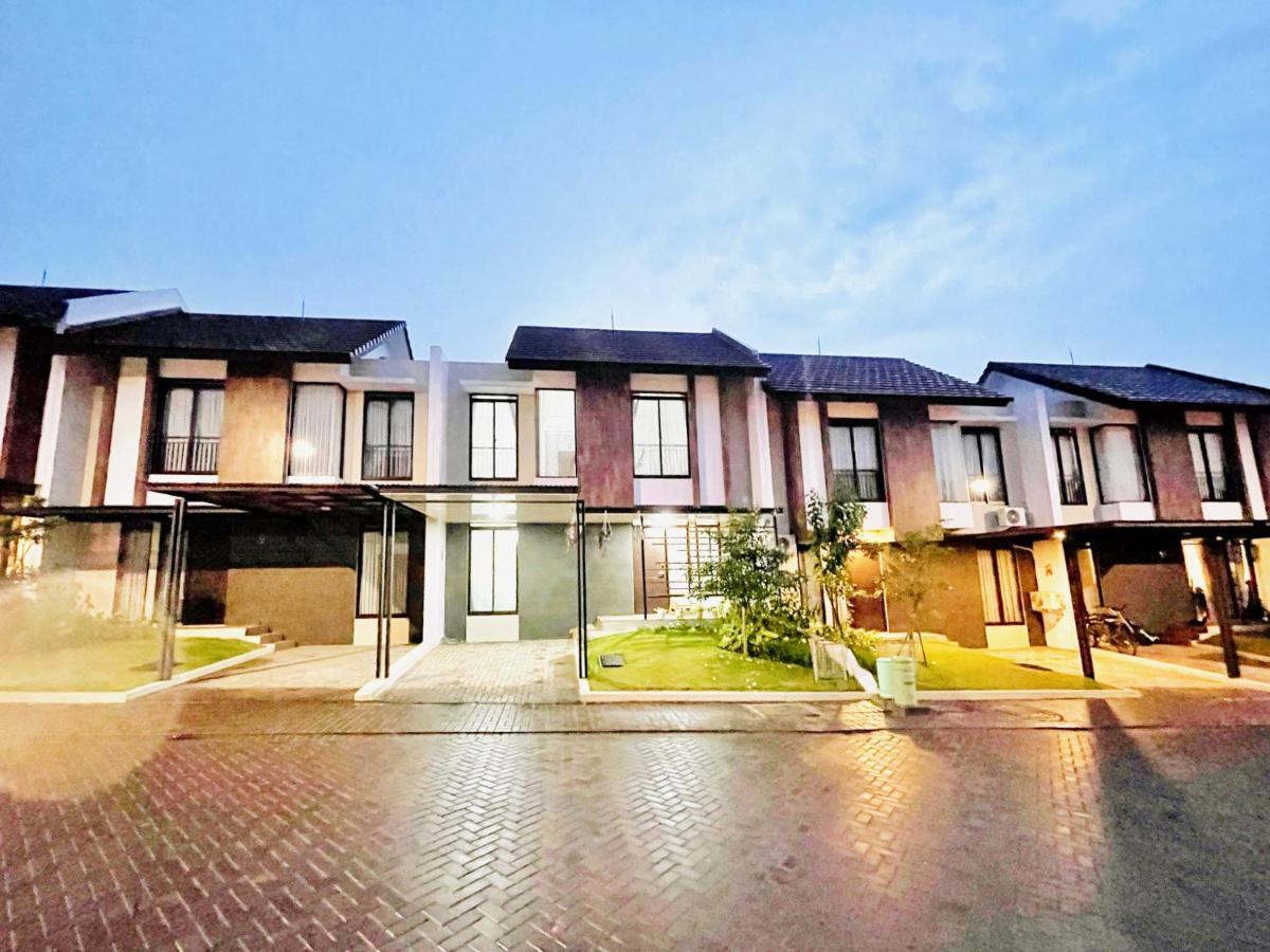 Larisa Homestay Syariah Padalarang Extérieur photo